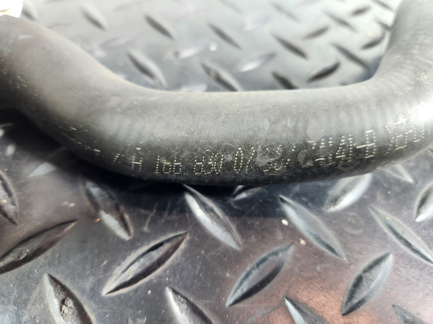 11-19 MERCEDES ML W166 350CDI GENUINE ENGINE WATER COOLANT PIPE A1668300796