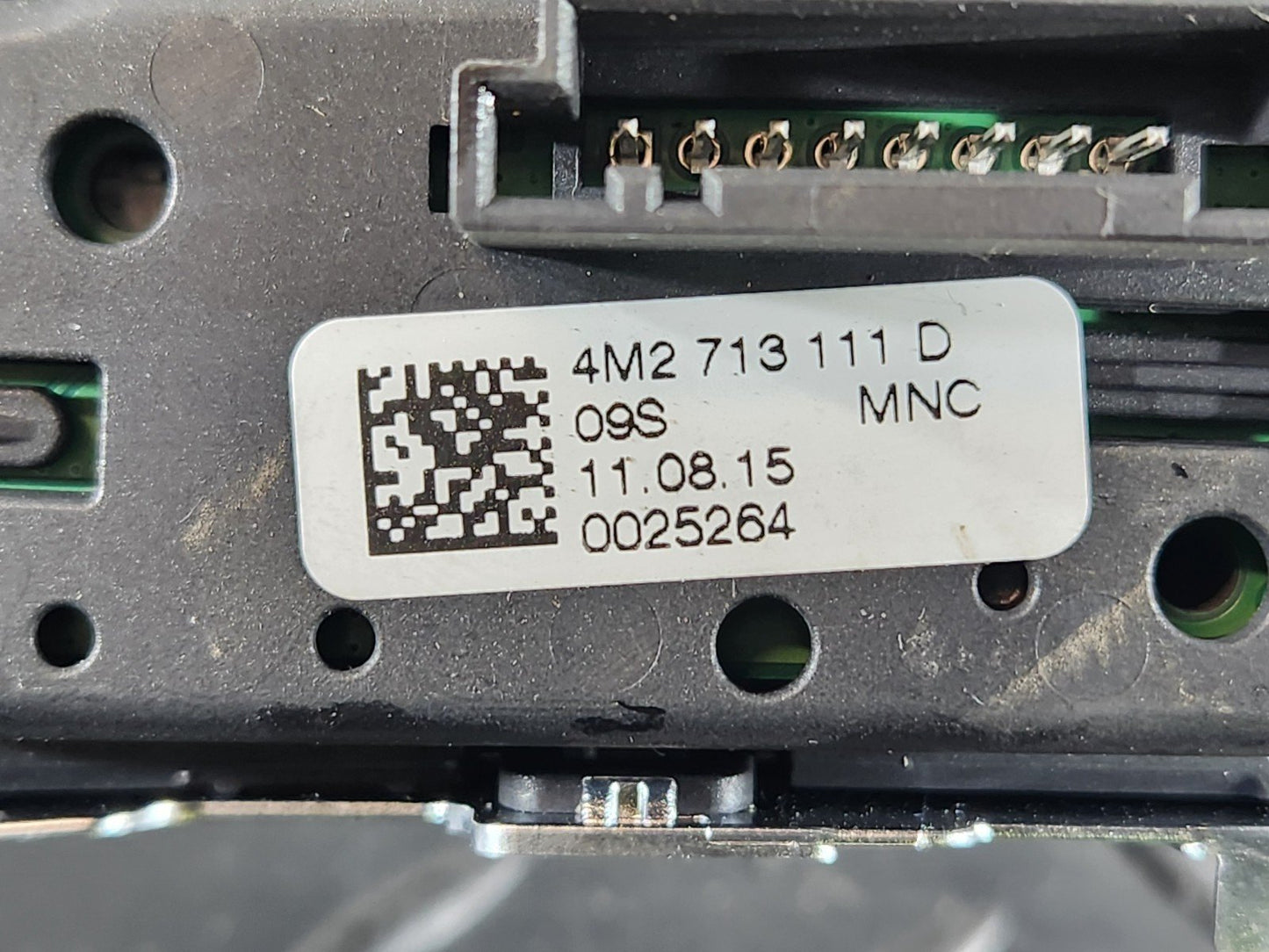 Audi Unknown Part Type 4M2713111D