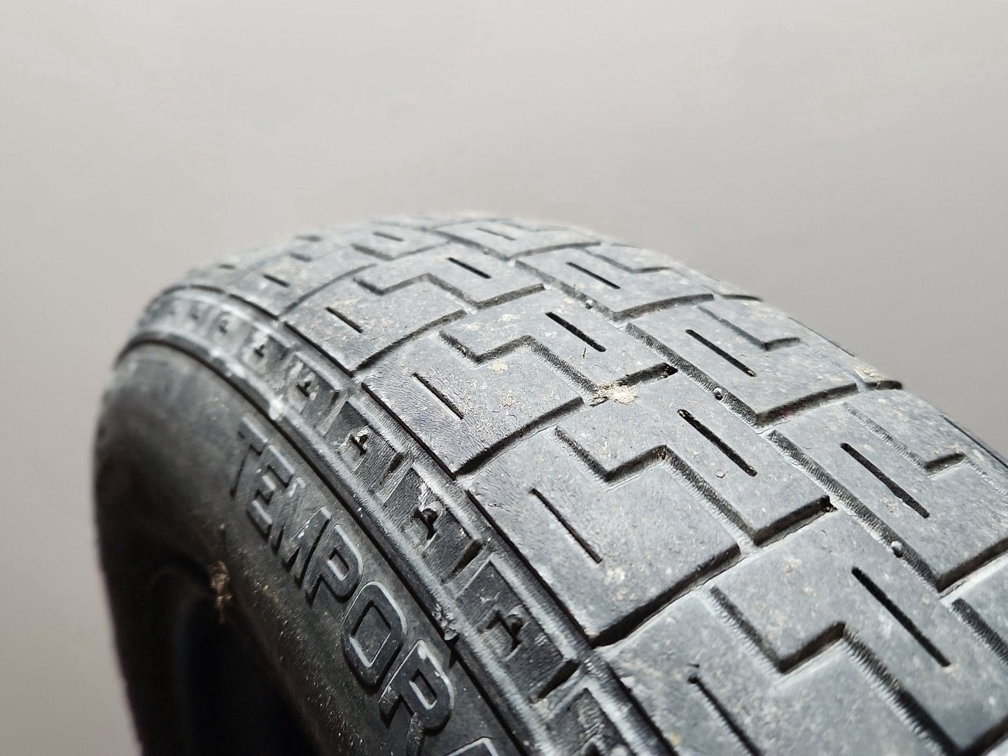 Volvo S40 MK2 (MS) Saloon Spare Wheel with Pirelli Tyre 125/85/16 21608236191