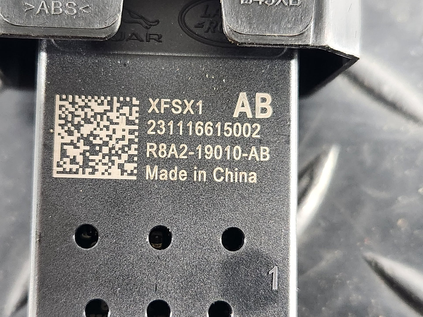 Land Rover Range Rover Evoque L551 SUV USB-C Port Socket R8A2-19010-AB
