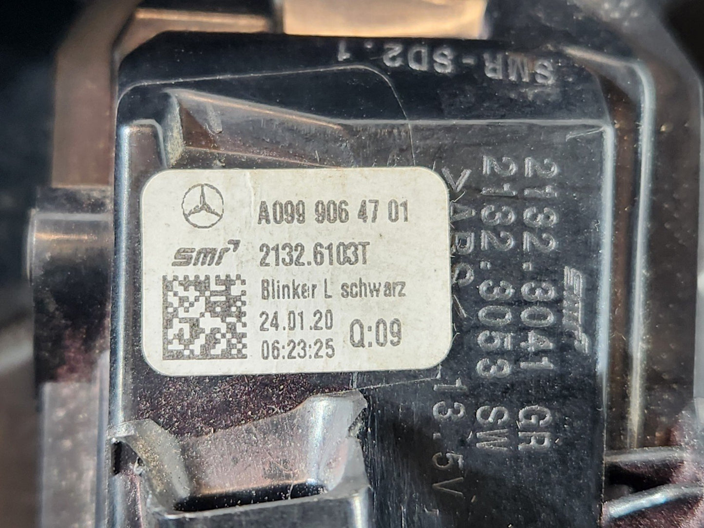 MERCEDES BENZ B CLASS W247 LEFT N/S WING MIRROR TURN SIGNAL LIGHT A0999064701