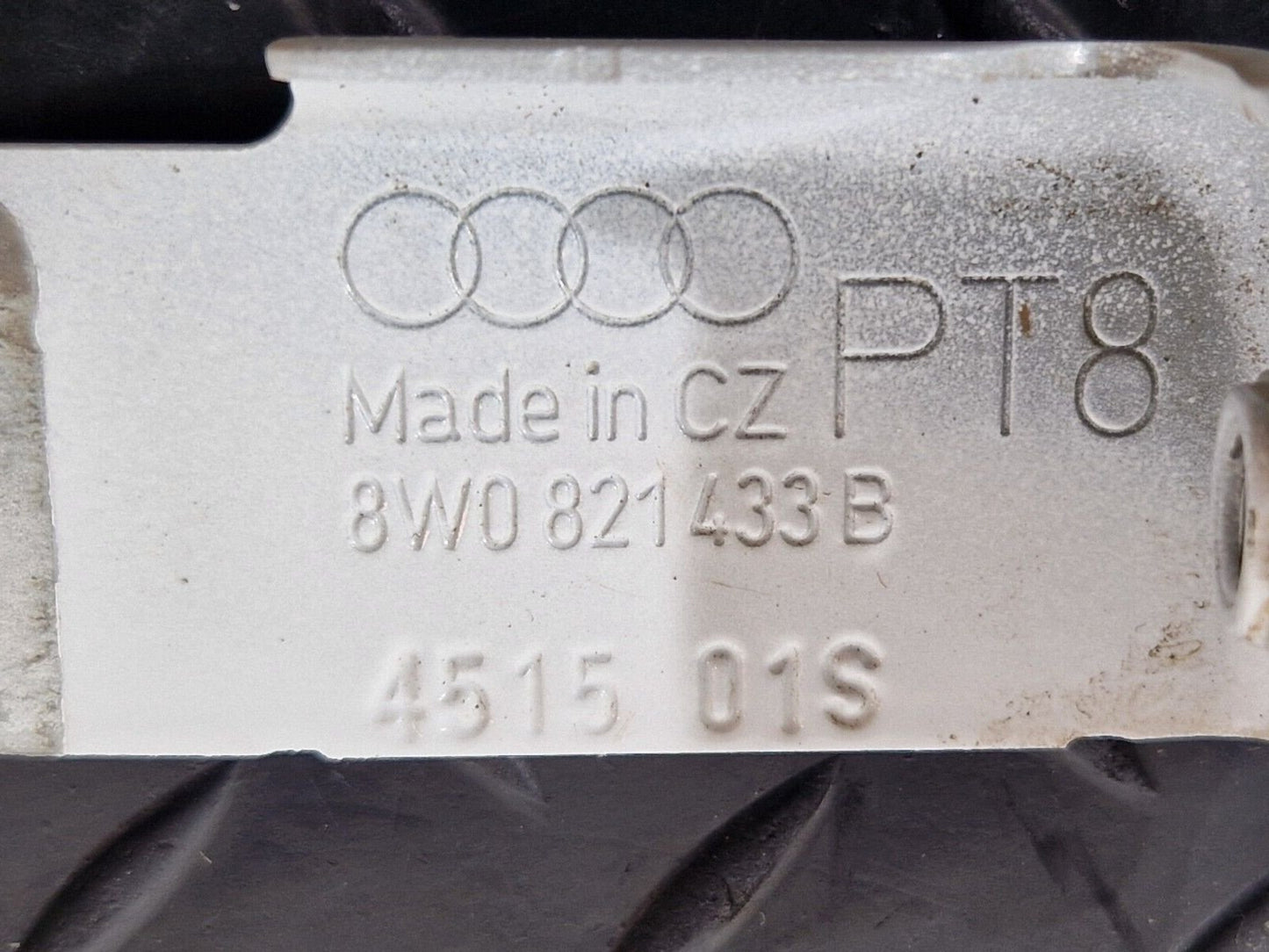 16-19 AUDI A4 B9 S-LINE GENUINE FRONT LEFT PASSENGER SIDE WING BRACKET 8W0821433
