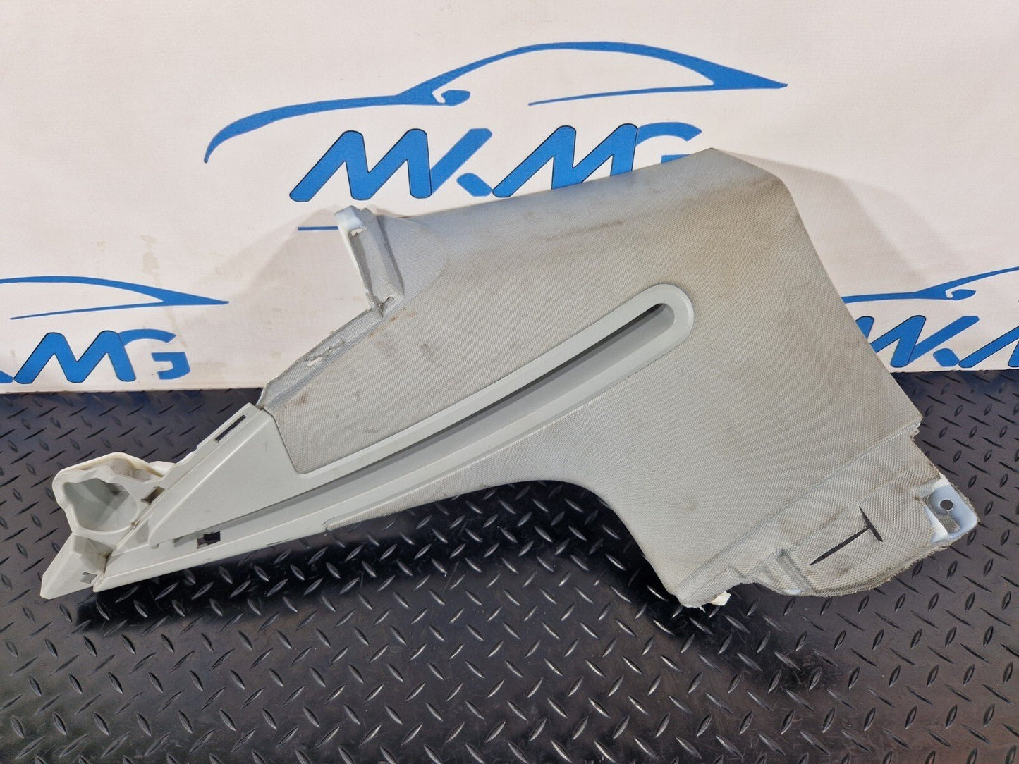 16-19 AUDI A4 B9 AVANT GENUINE REAR RIGHT SIDE D-PILLAR TRIM COVER 8W9867246