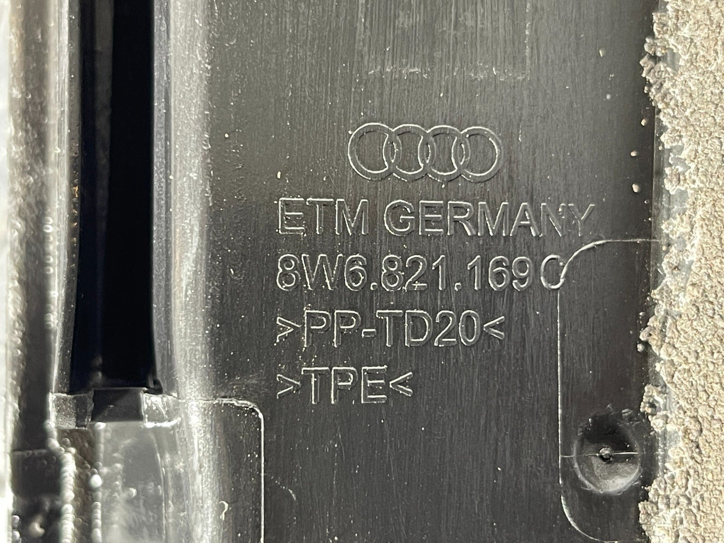 16-23 AUDI A5 F5 SPORTBACK Front Left Wing Fender Top Plastic Cover 8W6821169C
