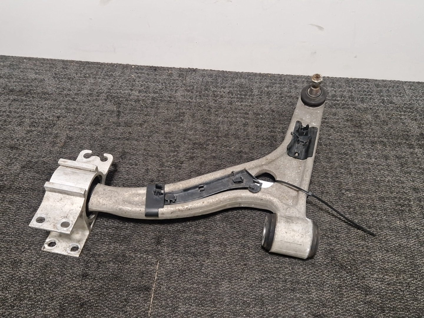 Mercedes-Benz W176 Front Left Suspension Control Arm A2463330300