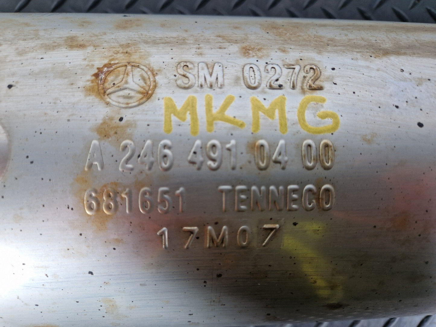 14-20 MERCEDES BENZ GLA 200 X156 GENUINE OEM EXHAUST CENTER SECTION A2464910400