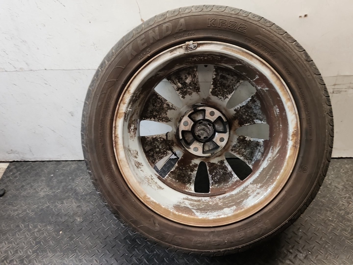 Citroen C3 Picasso MK1 FL (MY10) 16" Alloy Wheel with Tyre 195/55/16 ~3mm