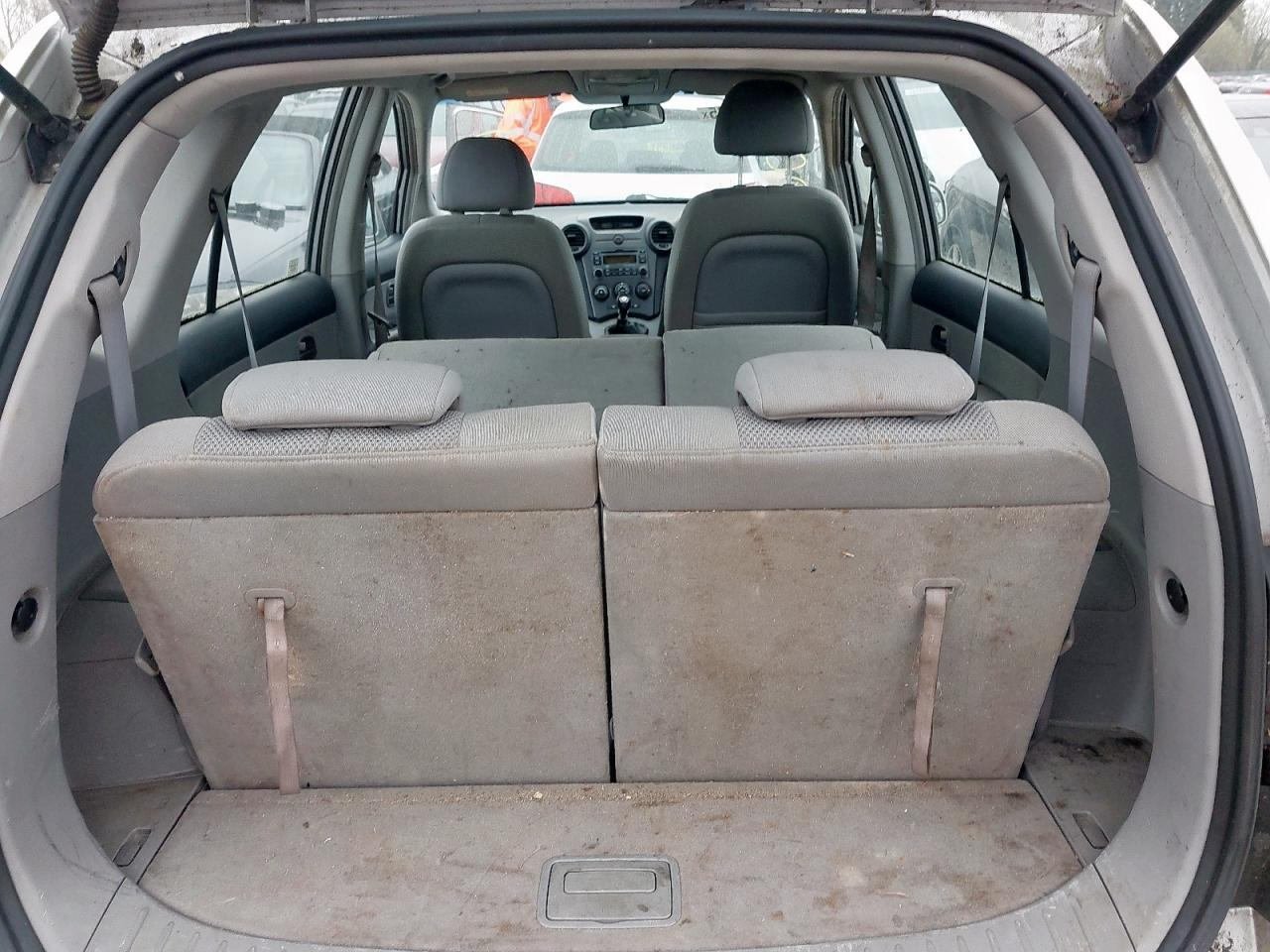 2006 Kia Carens MK2 (UN)