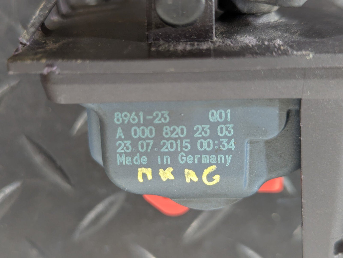 13-19 MERCEDES BENZ CLA C117 GENUINE DOOR LOCK ACTUATOR RELEASE MOTOR A000820230