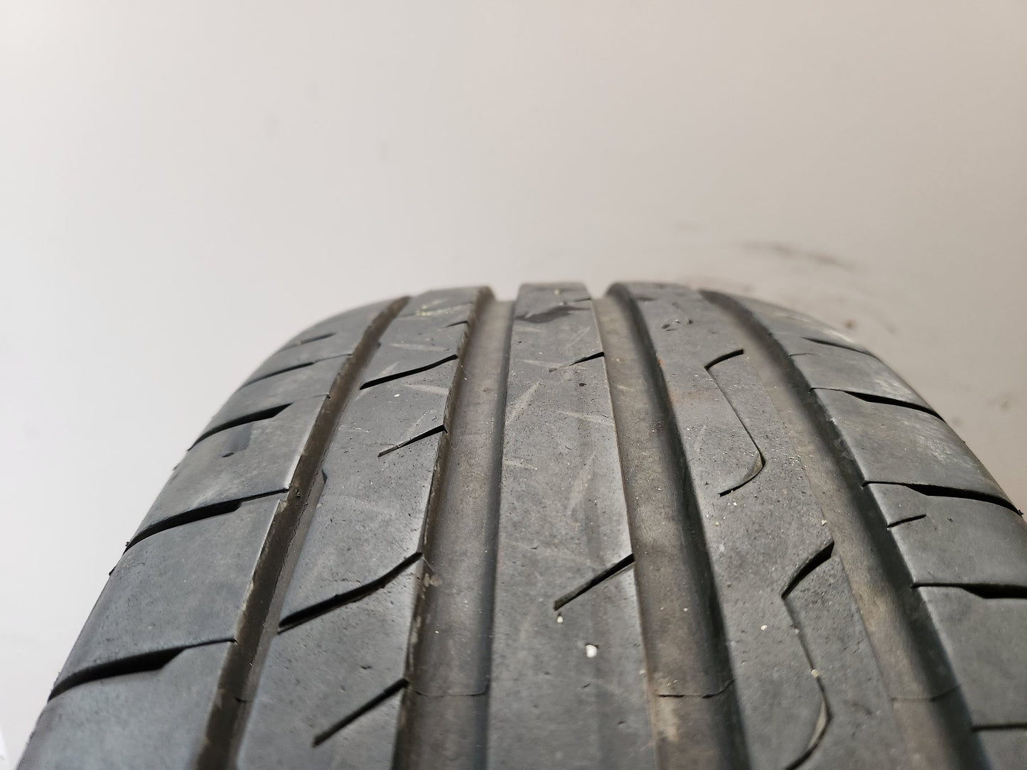 Skoda Yeti MK1 5L 17" Alloy Wheel with Tyre 225/45/17 ~5mm
