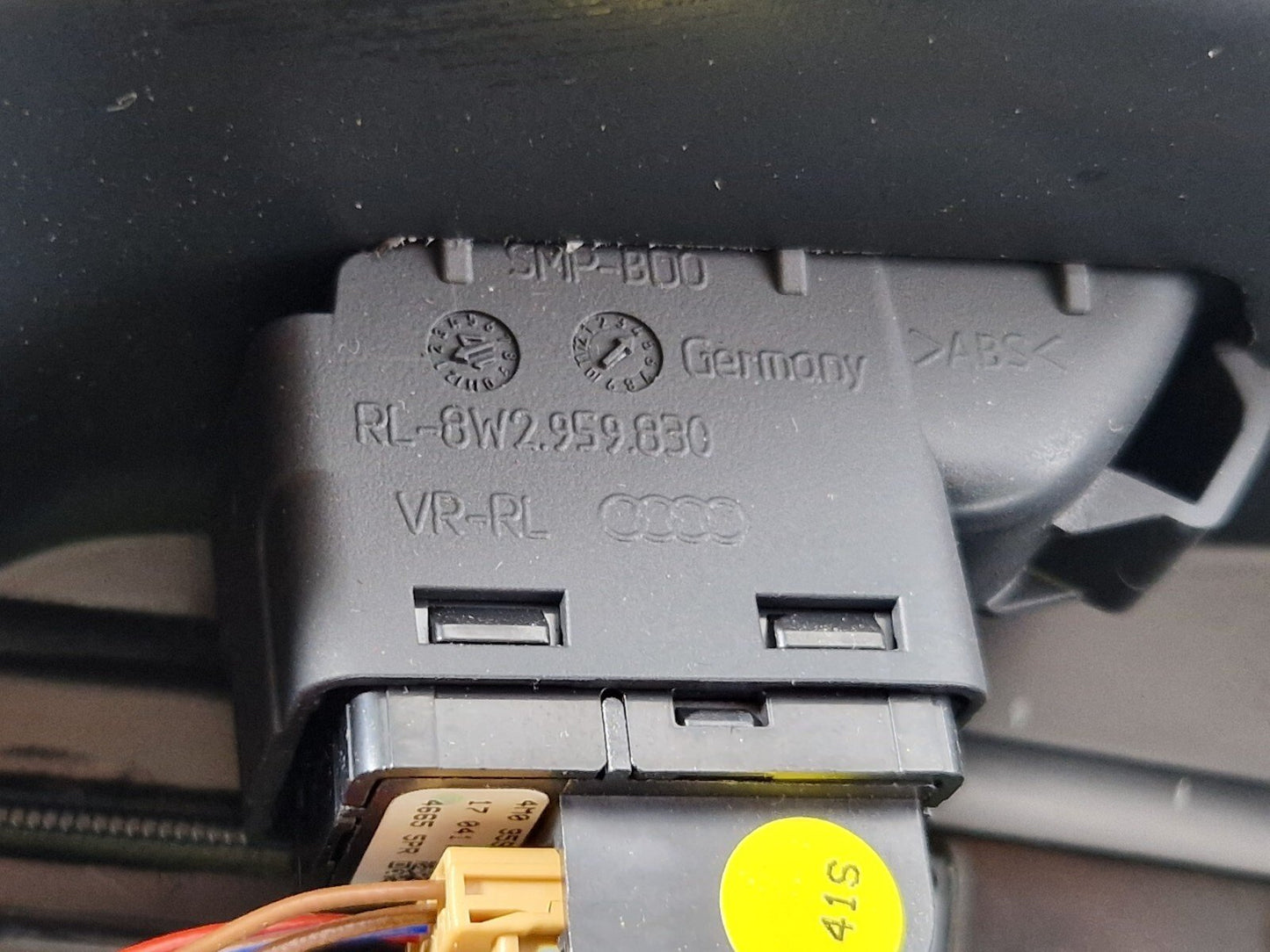 16-19 AUDI A4 B9 GENUINE FRONT DRIVER SIDE DOOR CARD PANEL 8W0867118