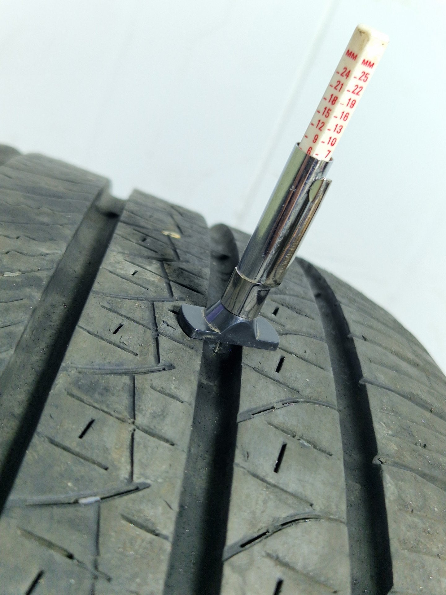 Pirelli Tyre 235/50/R20 104W Scorpion Zero Genuine ~6mm Tread
