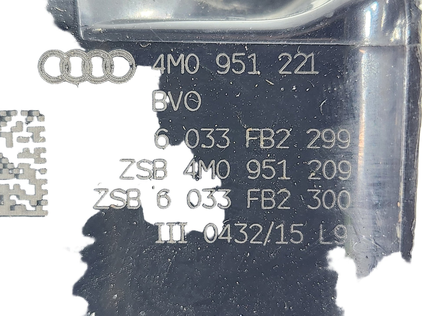 Audi Q7 4M Genuine Low Tone Horn Signal 4M0951221
