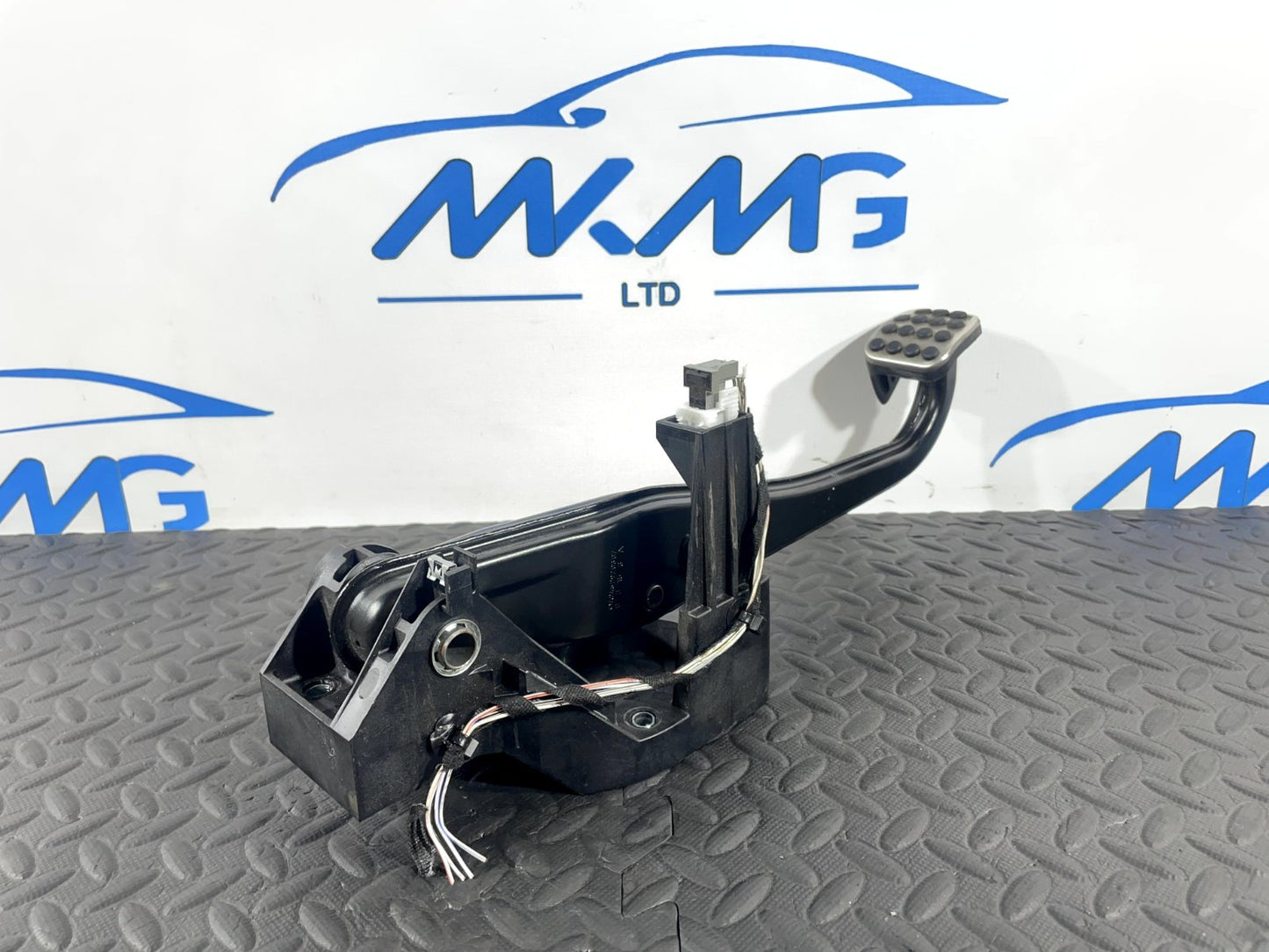 12-18 MERCEDES A-CLASS W176 GENUINE GENUINE BRAKE PEDAL A2462920308 A2462900119