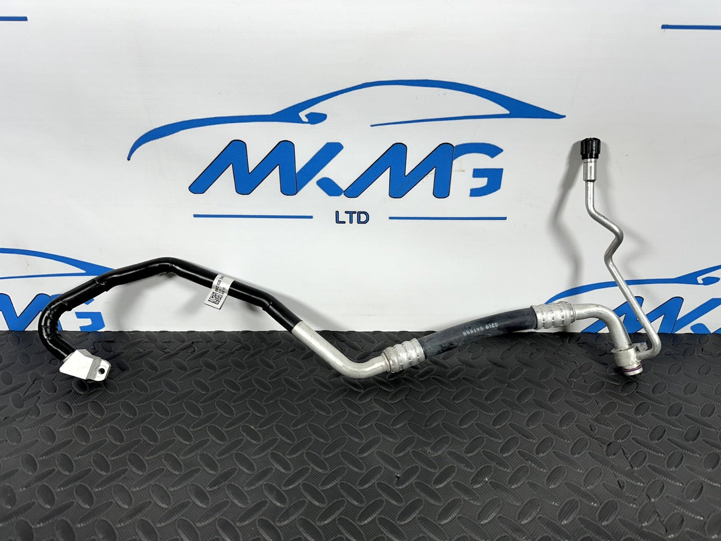 16-19 AUDI A4 B9 SALOON GENUINE A/C AIR CONDITIONING PIPE 8W2820740D