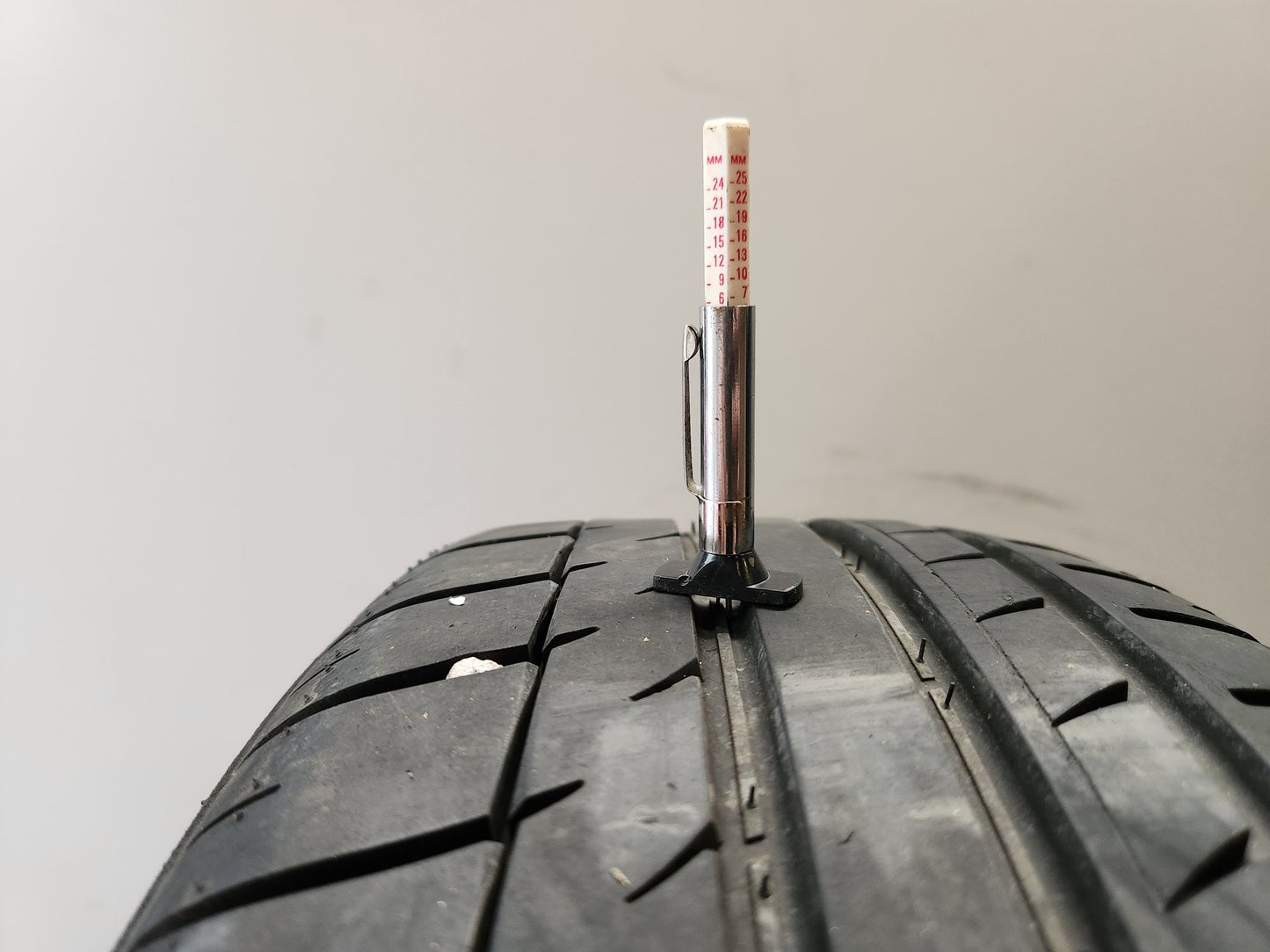 Volvo C30 MK1 (MK) 17" Alloy Wheel with Tyre 205/50/17 ~5mm