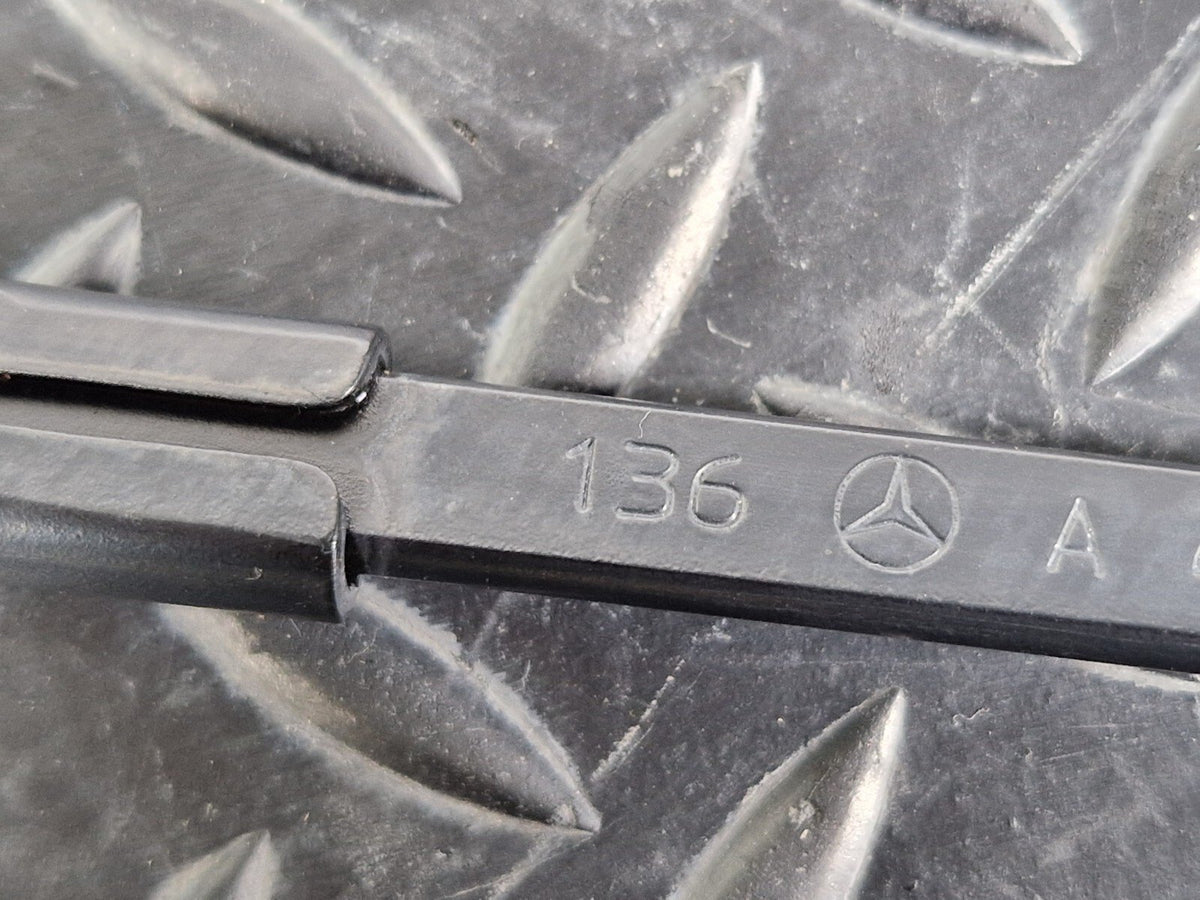 Mercedes-Benz Vito W447 Genuine Right O/S Front Wiper Arm A4478200300