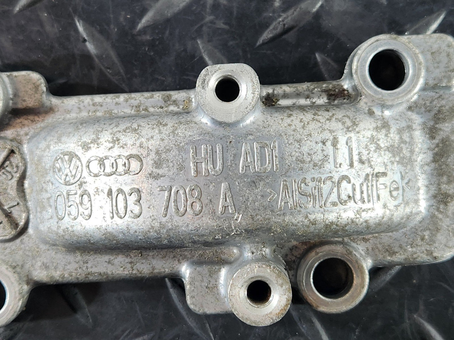 16-20 AUDI Q7 4M 3.0 TDI CRTC CYLINDER HEAD END PLATE 059103708A