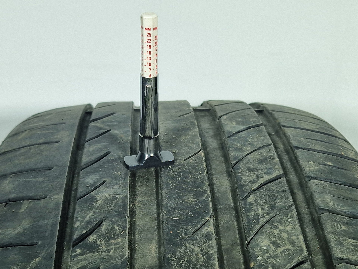 Audi Q5 20" Alloy Wheel with Tyre 4mm 255/45/20 8R0601025R