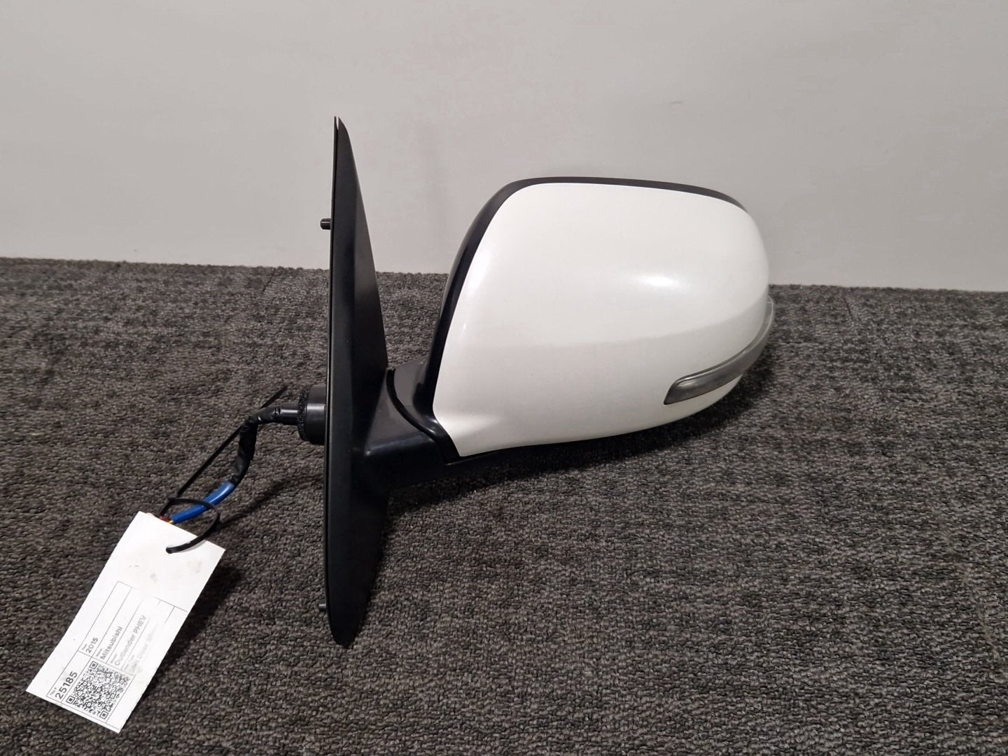 Mitsubishi Outlander PHEV MK3 (RE1) (GG2W) SUV Front Left Door Wing Mirror W13A