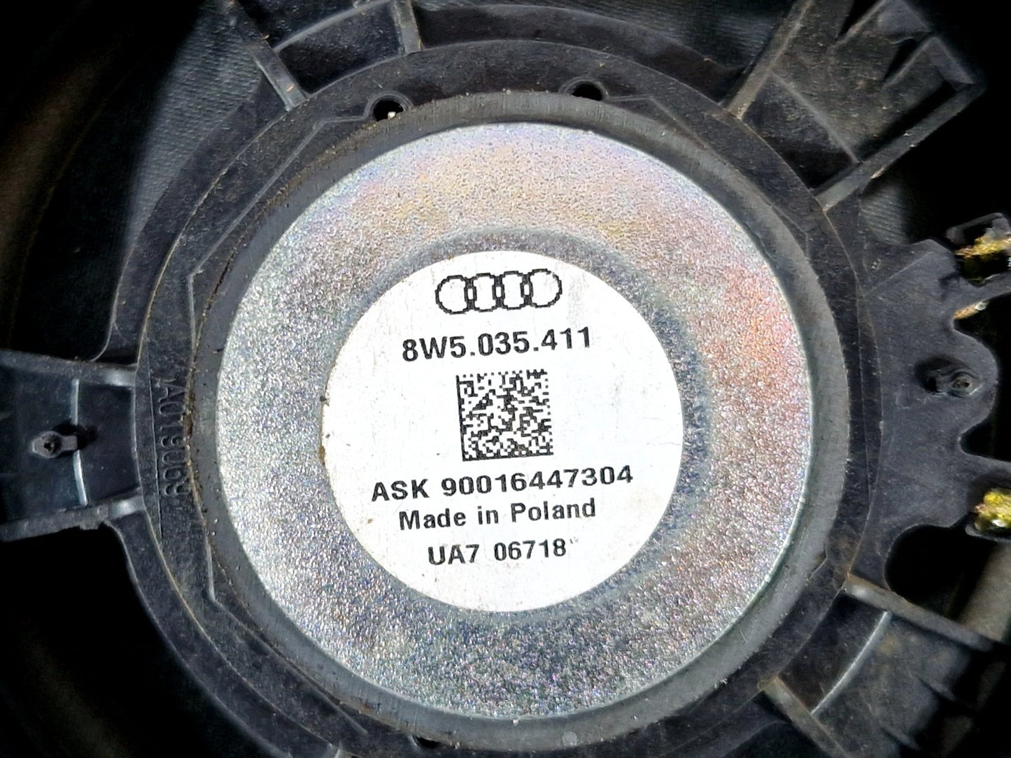 16-19 AUDI A4 B9 GENUINE REAR DOOR SPEAKER FITS BOTH SIDES 8W0035411