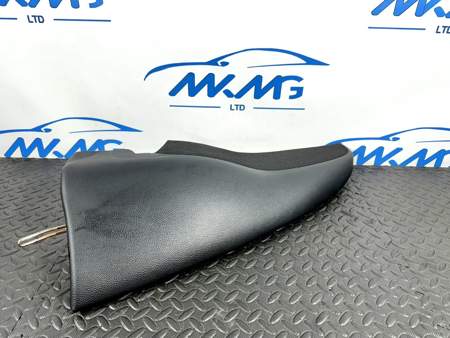 14-21 MERCEDES BENZ C300 W205 GENUINE REAR LEFT SIDE BOLSTER LEATHER IN BLACK