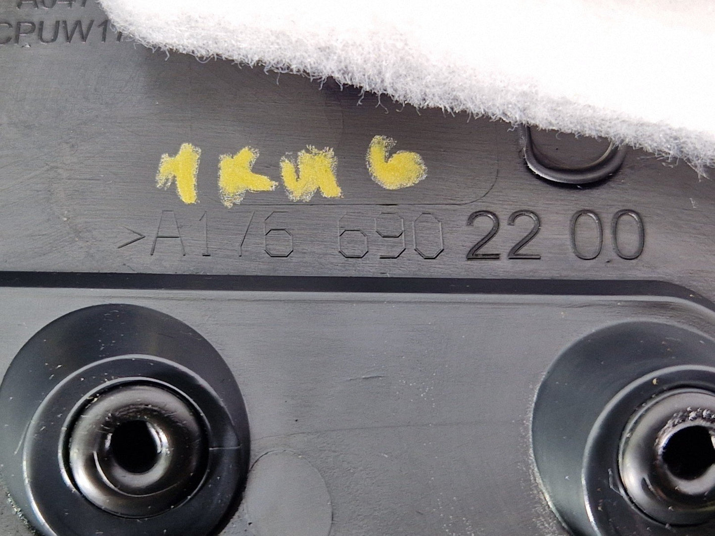 12-18 MERCEDES BENZ W176 DRIVER OFF SIDE INTERIOR REAR C PILLAR TRIM A1766902200
