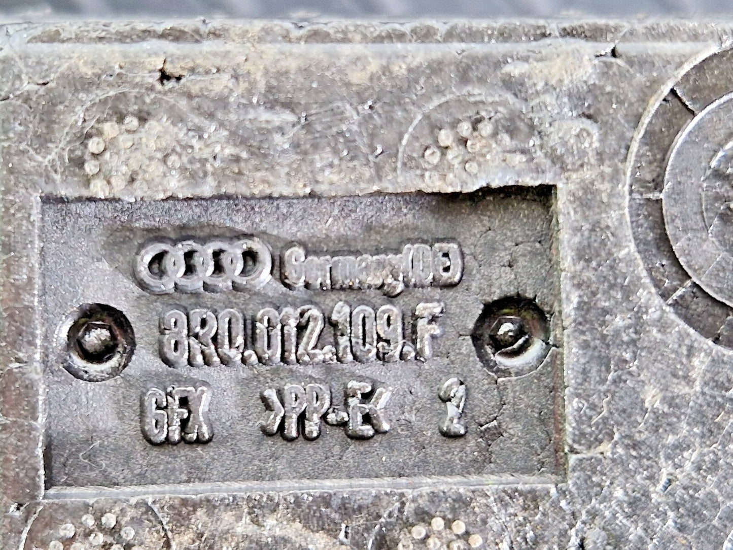 Audi Unknown Part Type 8R0012109F