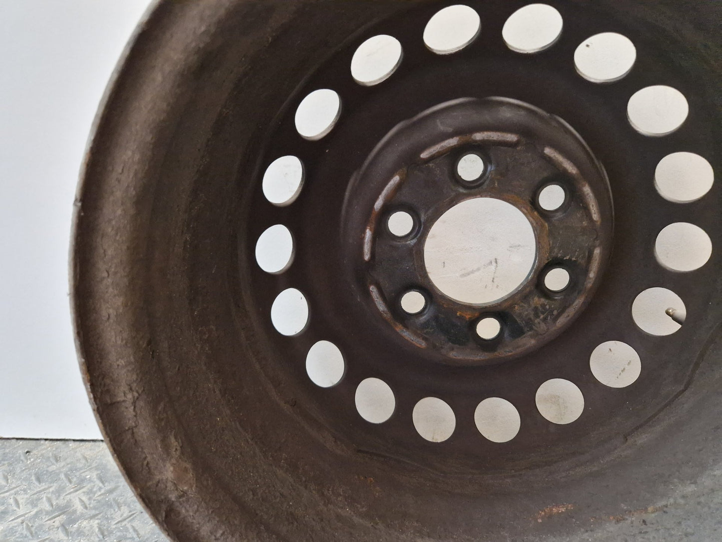 Mercedes-Benz Sprinter Genuine 16" Steel Wheel 16x6.5j A0014014802