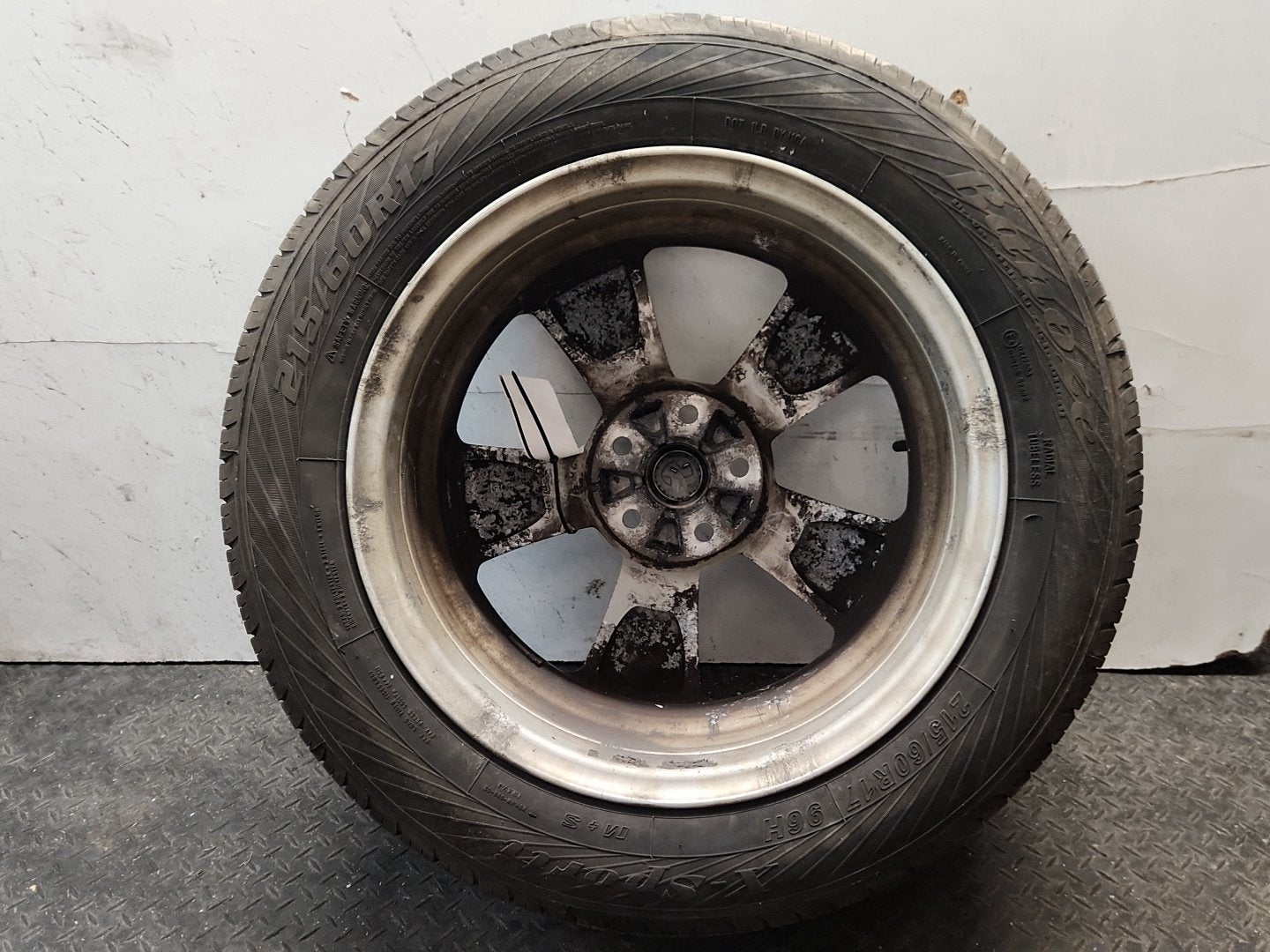 Vauxhall Mokka MK1 (G1U0) 17" Alloy Wheel with Tyre 215/60/17 ~5mm