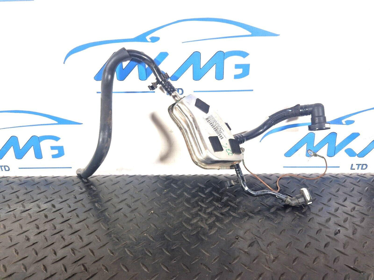19-ON MERCEDES BENZ A CLASS EQ W177 INLET FUEL EXPANSION TANK A1774705900