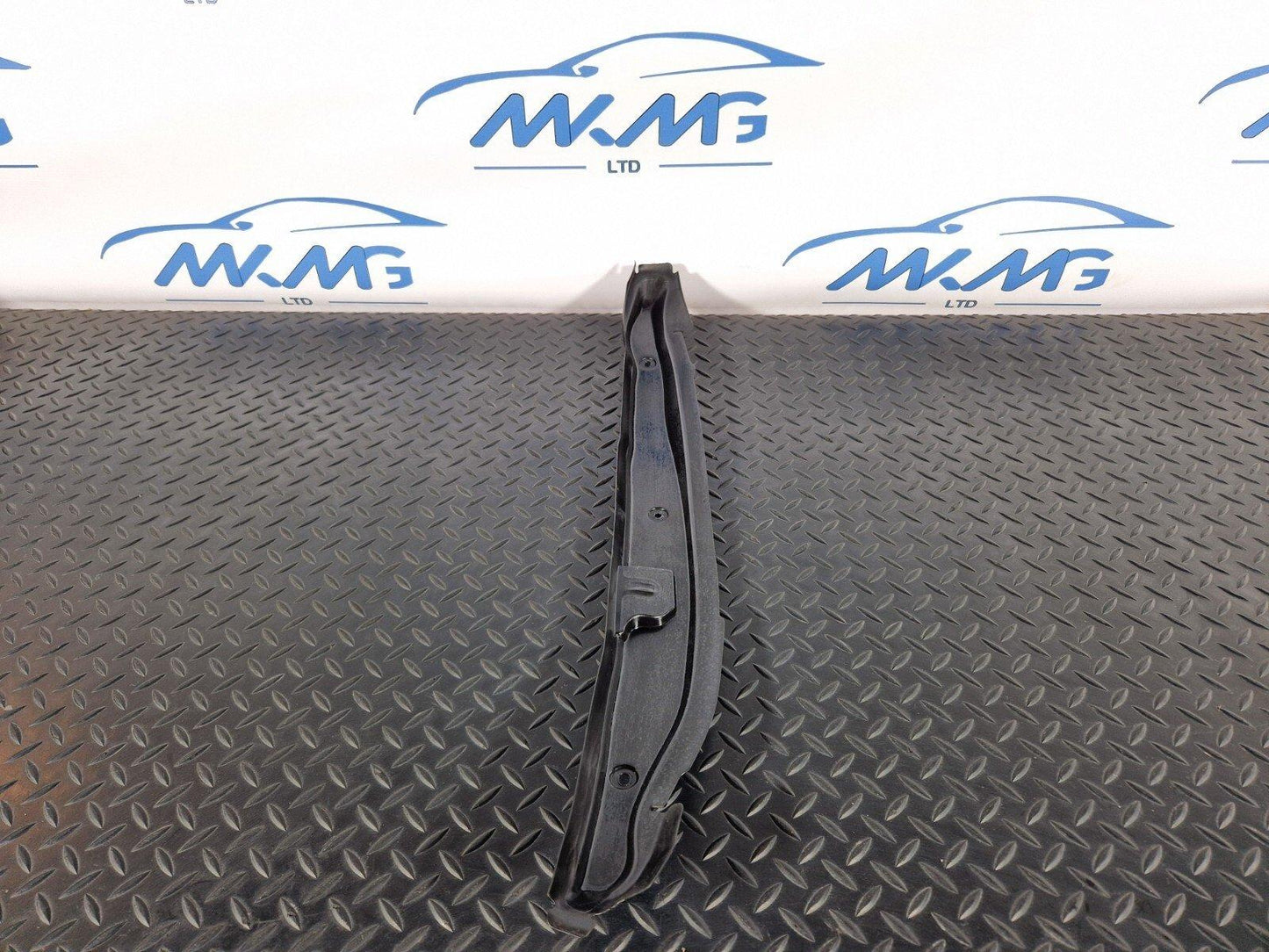 19-ON MERCEDES BENZ B CLASS W247 FRONT LEFT FENDER REAR GAP COVER A2478890000