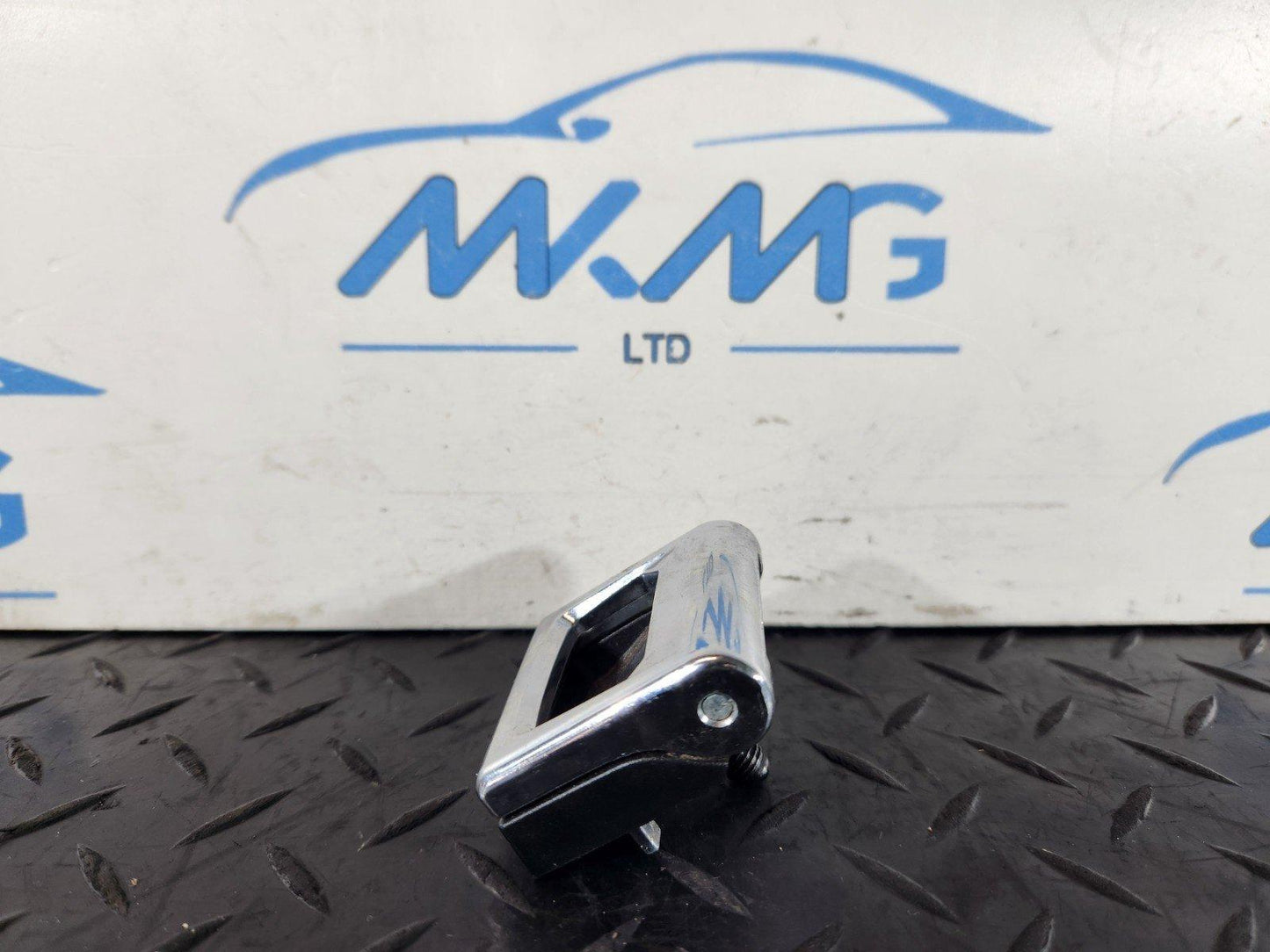 16-20 AUDI Q7 4M GENUINE BOOT TRUNK LUGGAGE HOOK TRIM