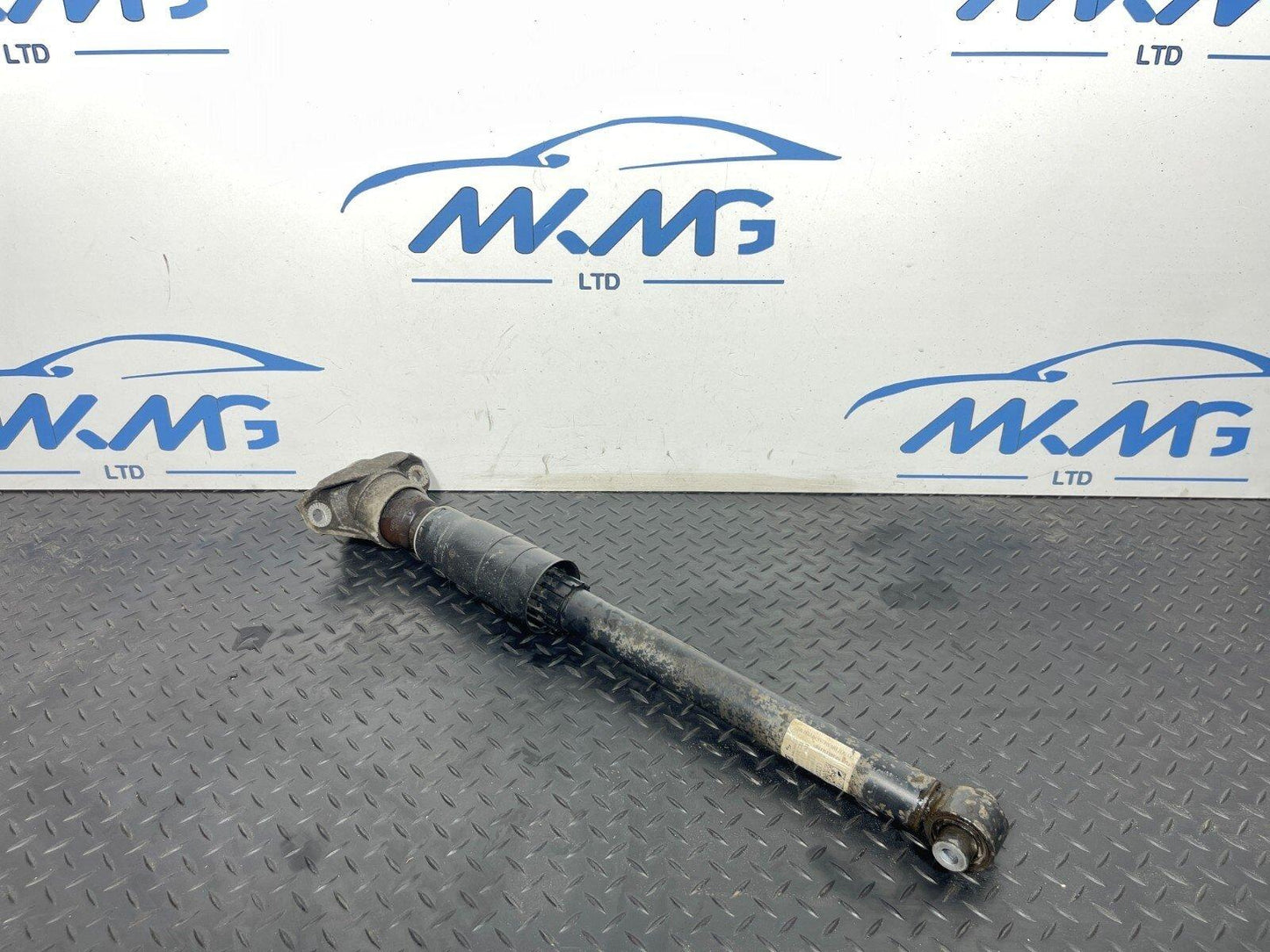 16-19 AUDI A4 B9 REAR SHOCK ABSORBER 8W0513035AB 8W0513028AA