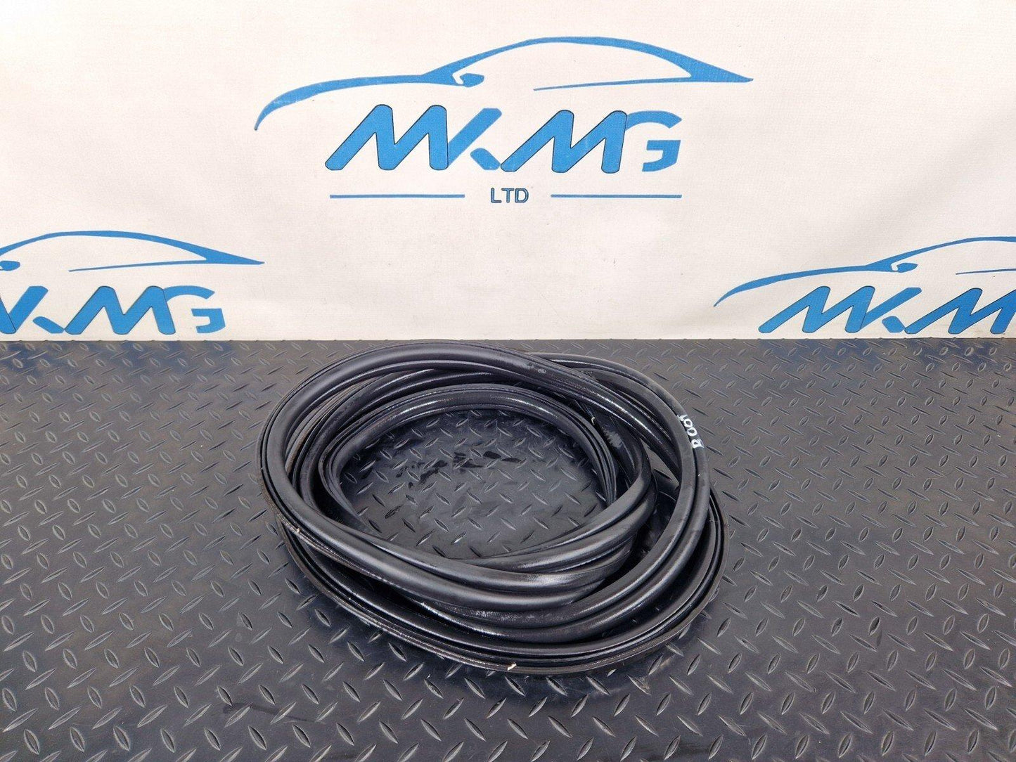 12-18 BMW 3 SERIES F30 F31 TAILGATE BOOTLID TRUNK RUBBER SEAL 7263092