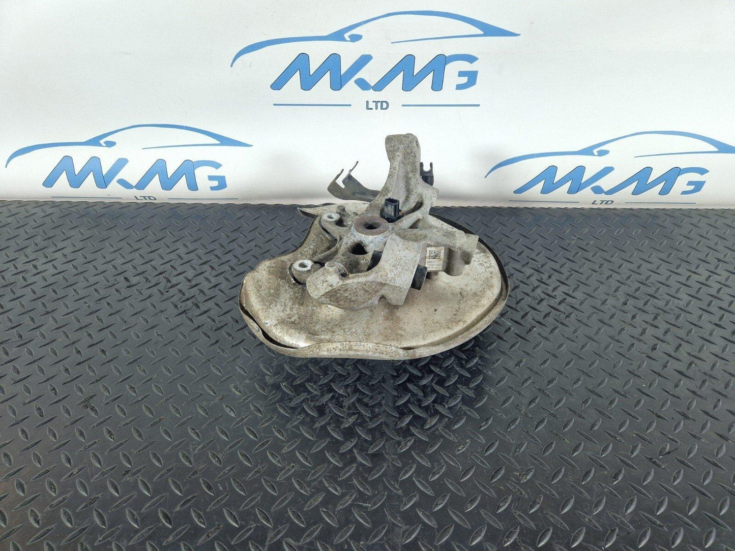 16-19 AUDI A4 B9 GENUINE REAR RIGHT WHEEL HUB SPINDLE 8W0505460C 8W0615612