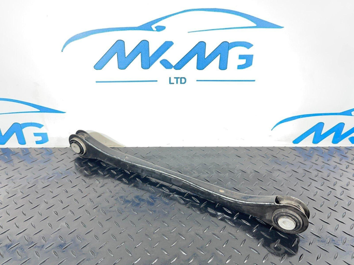 16-19 AUDI A4 B9 S-LINE REAR RIGHT DRIVER SIDE TRAILING CONTROL ARM 8W0501530D