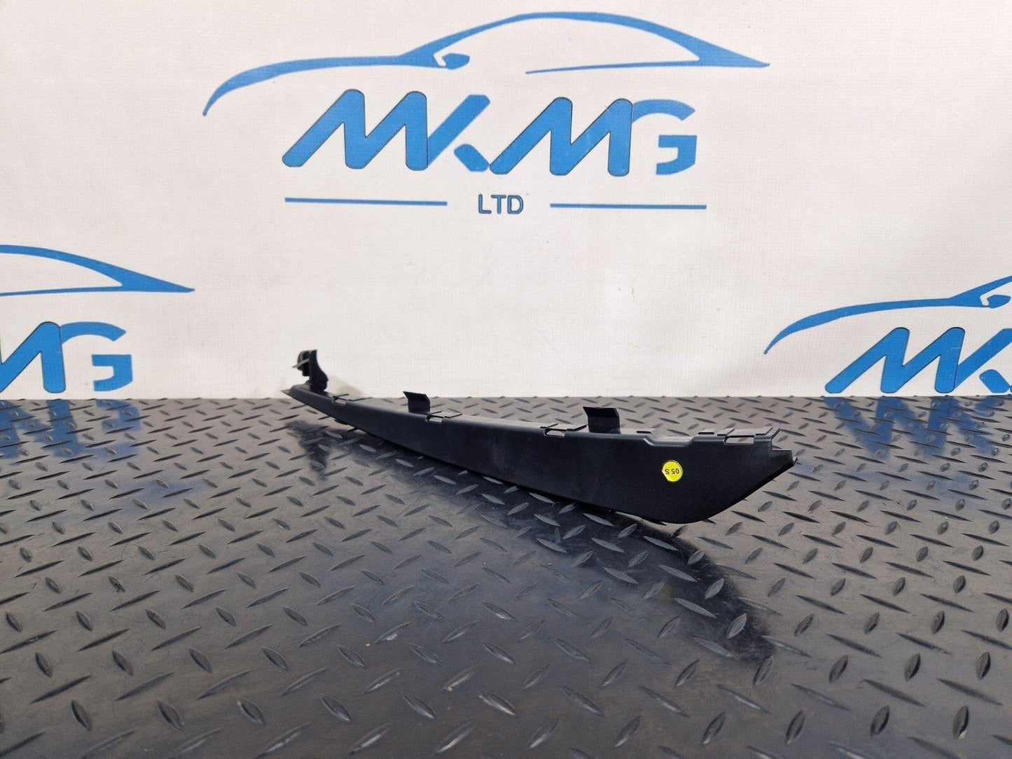 16-23 AUDI A5 F5 SPORTBACK REAR RIGHT SIDE DOOR WEATHERSTRIP SEAL BRACKET