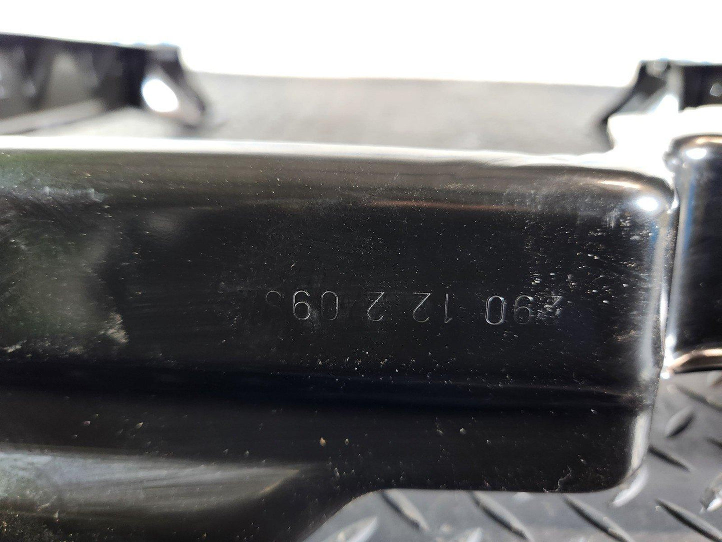 10-18 VW TOUAREG 7P FRONT LEFT PASSENGER N/S SEAT BASE FRAME 7P0881677B