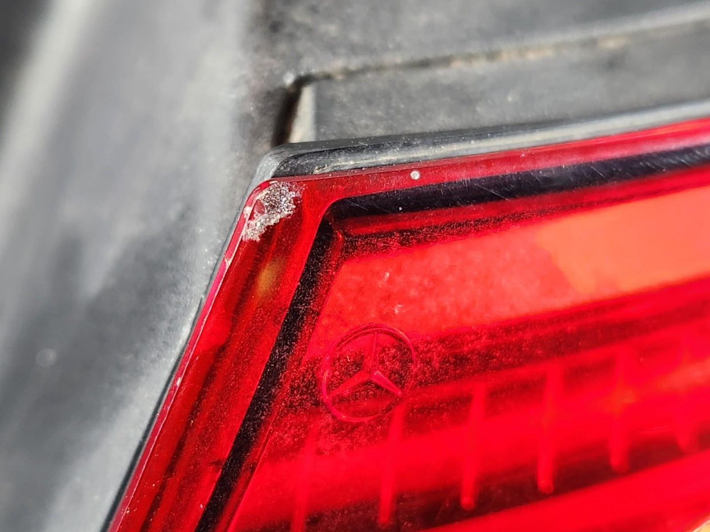 19-ON MERCEDES BENZ B CLASS W247 REAR O/S OUTER TAIL LIGHT A2479061002 DAMAGED