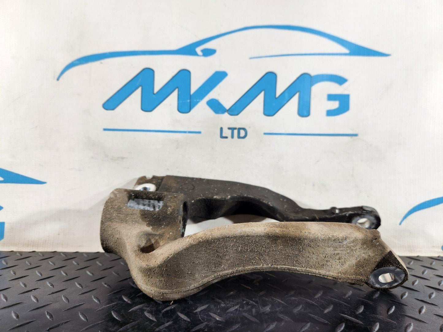 13-23 RANGE ROVER SPORT L494 PASSENGER SIDE LEFT FRONT SHOCK BRACKET CPLA3463AB