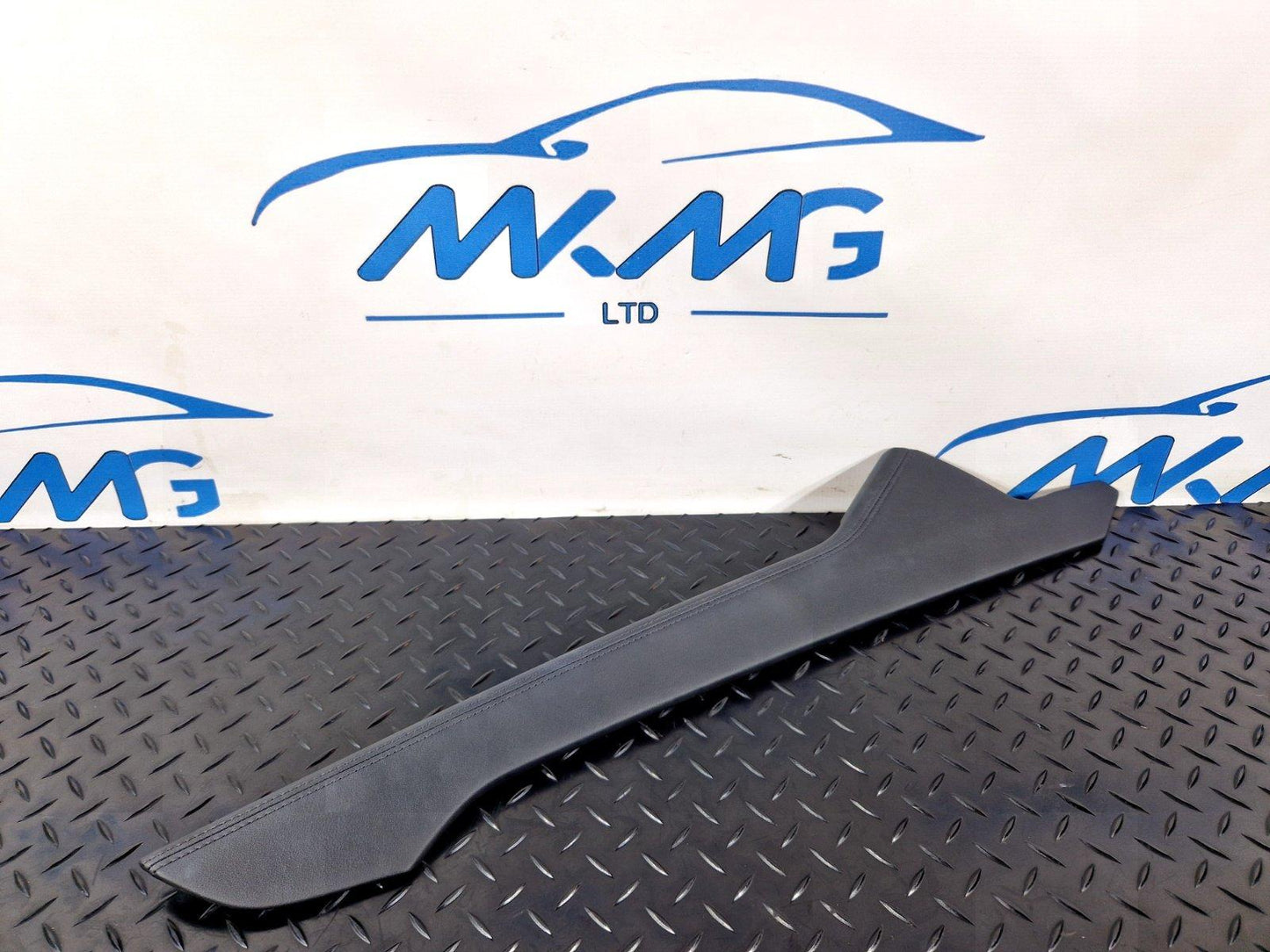 16-19 AUDI A4 B9 GENUINE DRIVER SIDE CENTRE CONSOLE LEATHER TRIM 8W2863306A