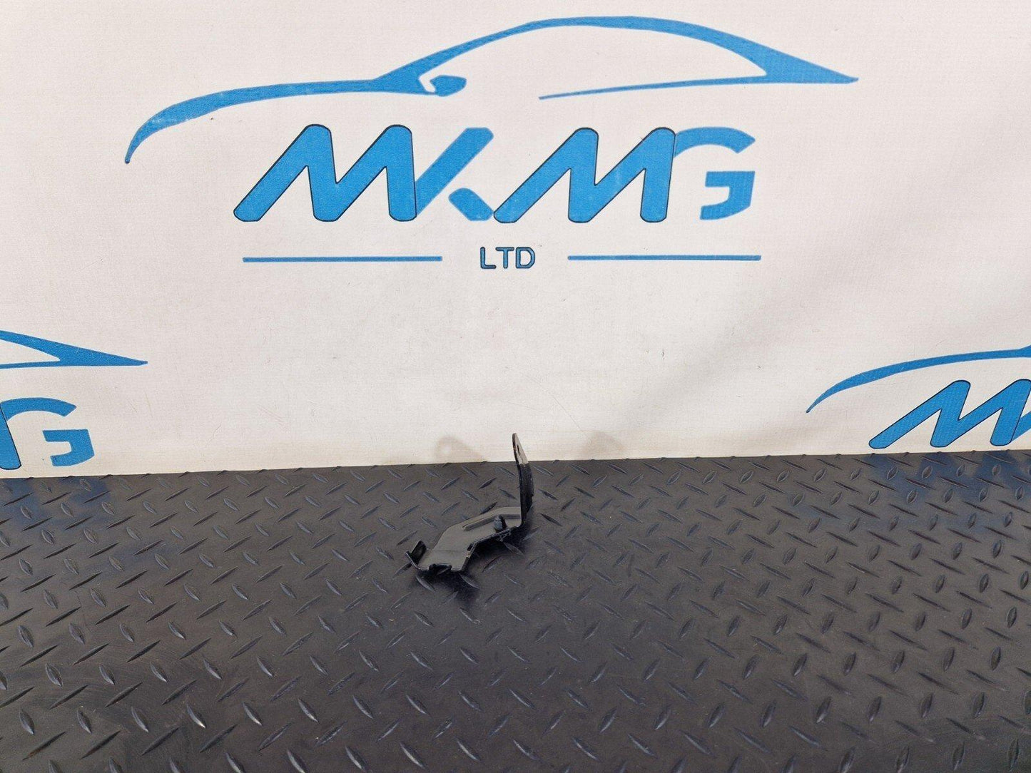 13-19 MERCEDES BENZ CLA C117 AMG AUXILIARY WATER PUMP BRACKET A2465010020