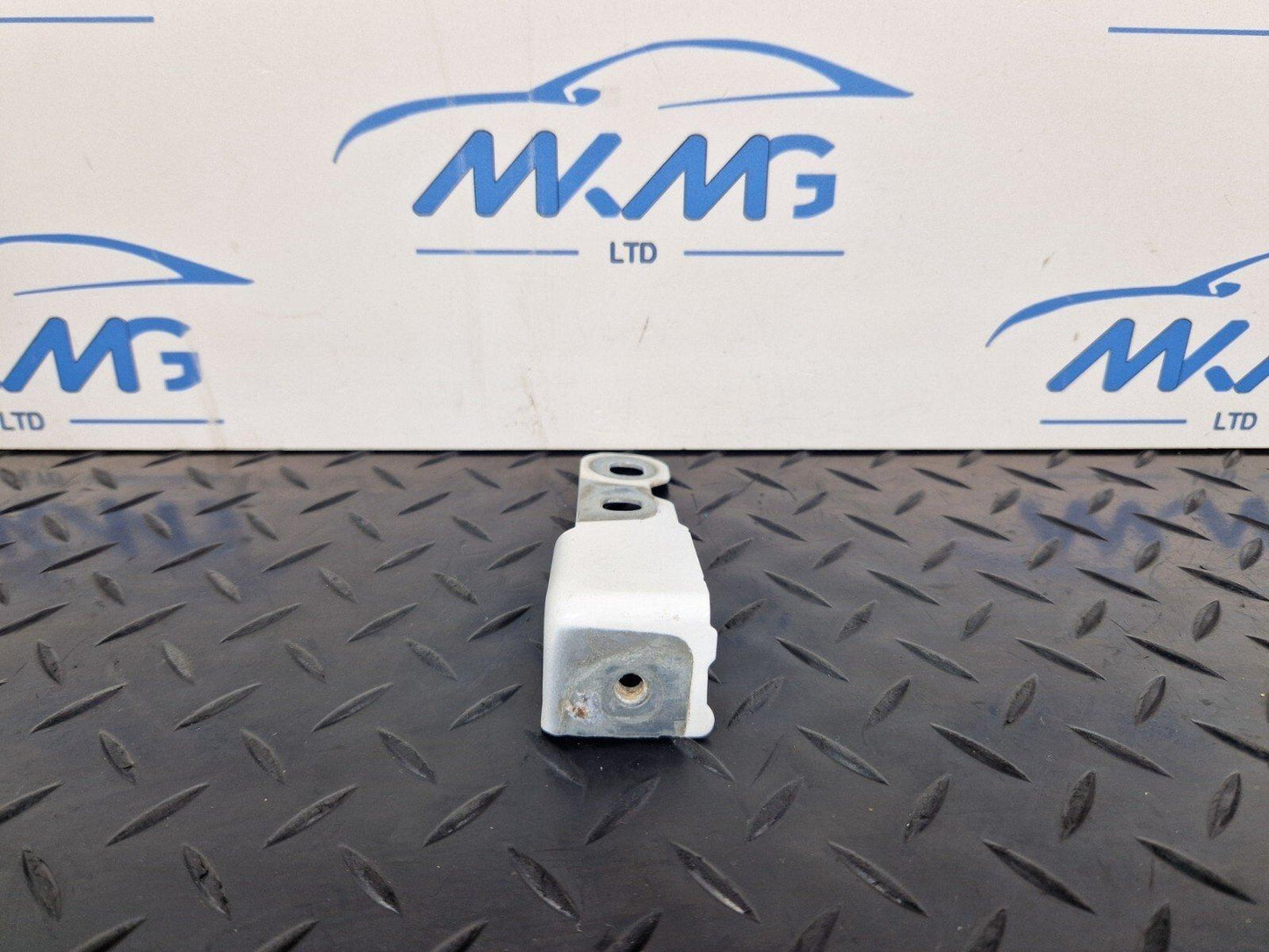 16-23 AUDI S5 COUPE GENUINE WING FENDER BRACKET FRONT LEFT 8W6821433