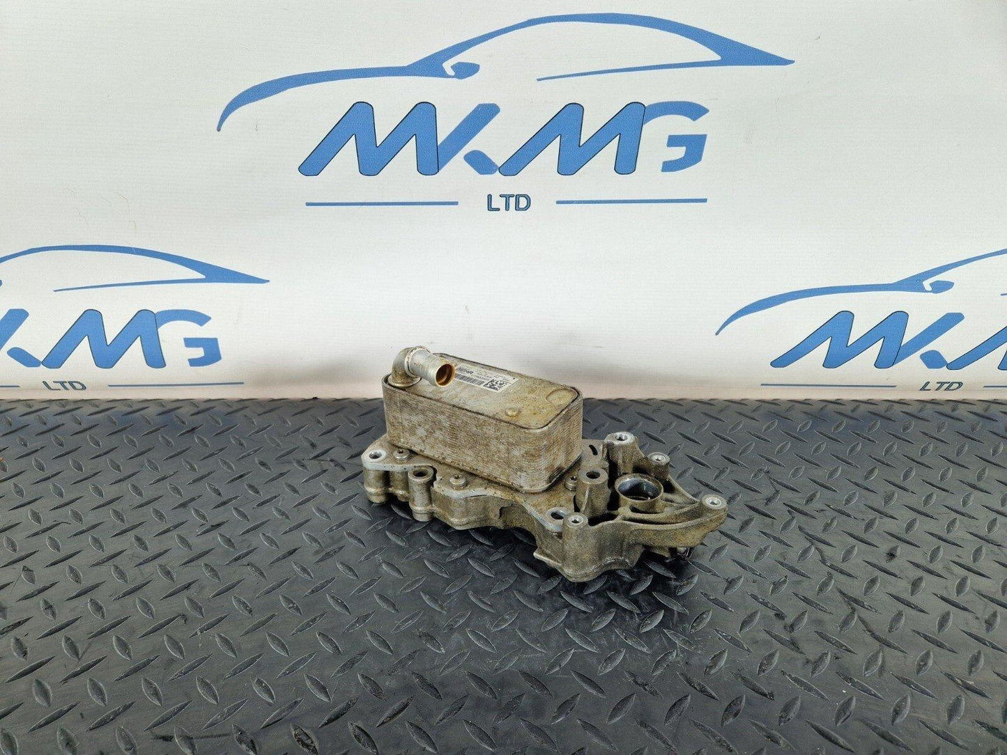 18-ON MERCEDES BENZ SPRINTER W907 GENUINE ENGINE OIL COOLER RADIATOR A6511801165