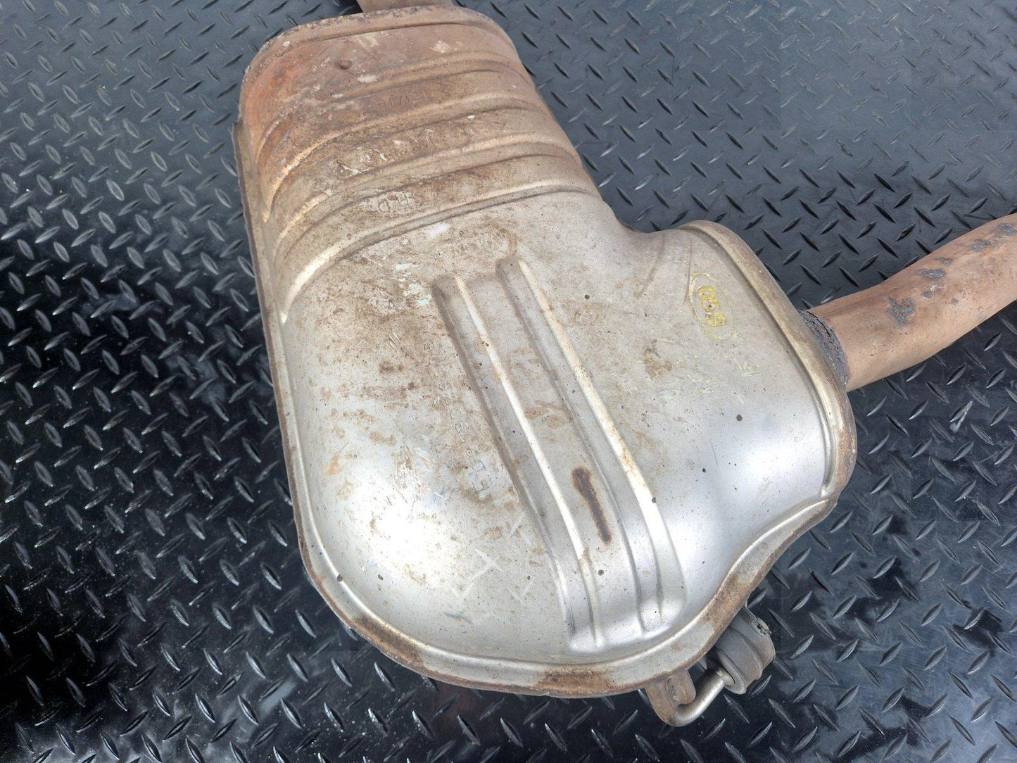 16-19 AUDI A4 B9 GENUINE EXHAUST BACKBOX SILENCER 8W0253411D 8W0119C