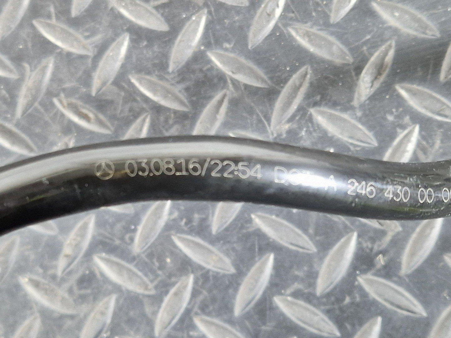 12-18 MERCEDES BENZ W176 GENUINE VACUUM PIPE A2464300000