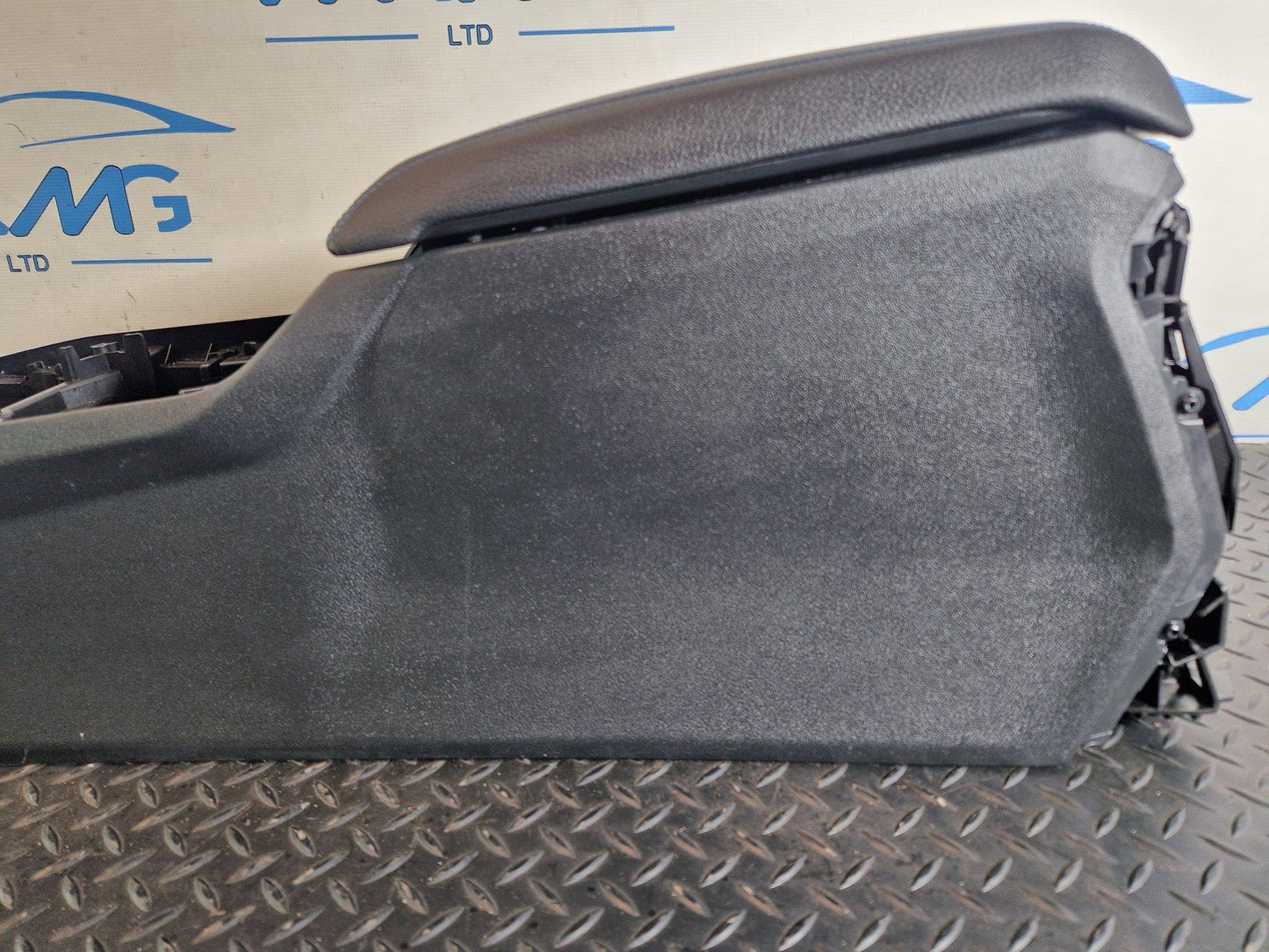 BMW 118i F40 Center Console Assembly & Armrest