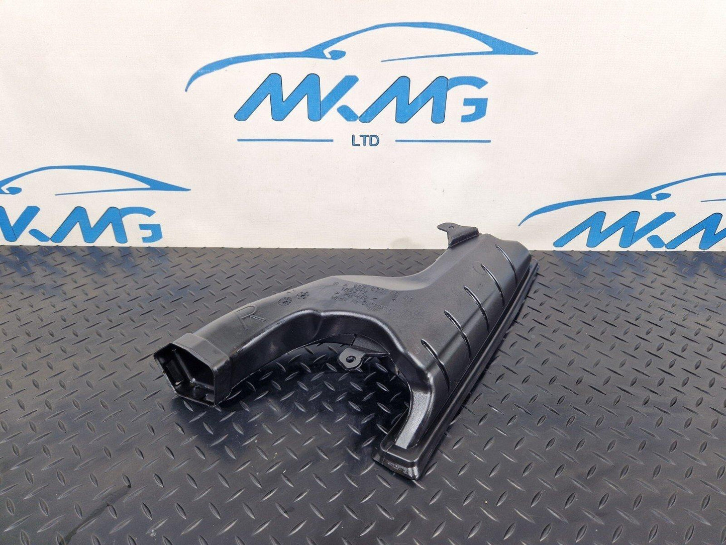 2018-ON MERCEDES BENZ SPRINTER W907 W910 OEM DASHBOARD AIR DUCT A9078304801