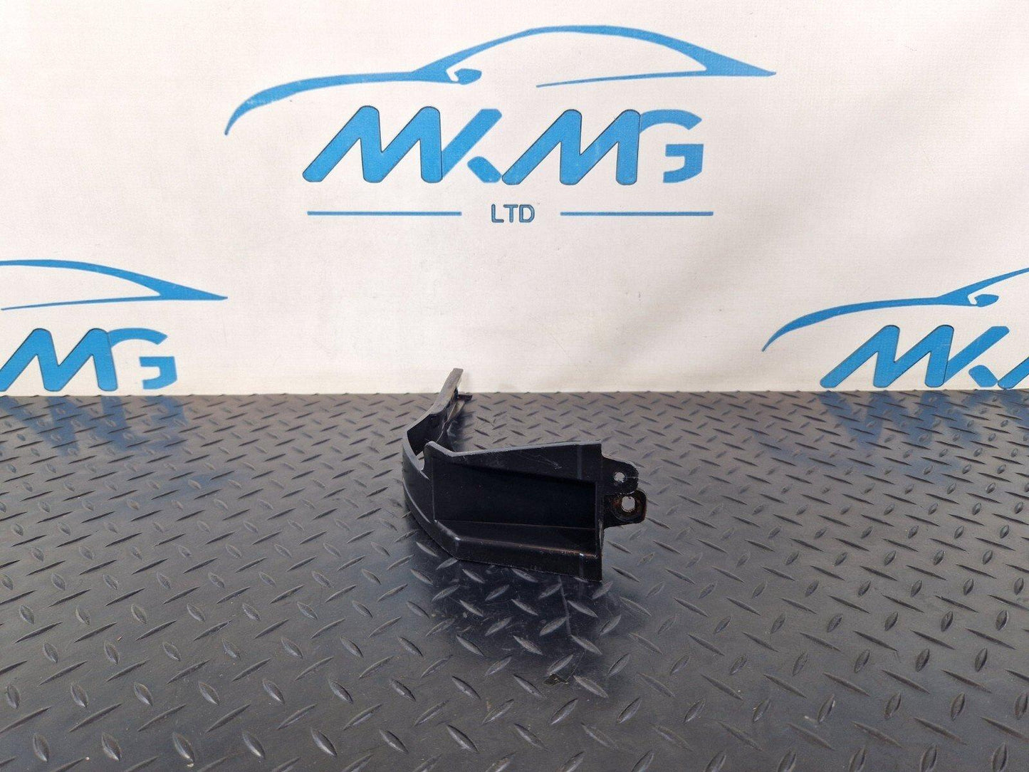 14-21 MERCEDES BENZ C300h W205 OEM REAR BUMPER LEFT BRACKET A2058854223